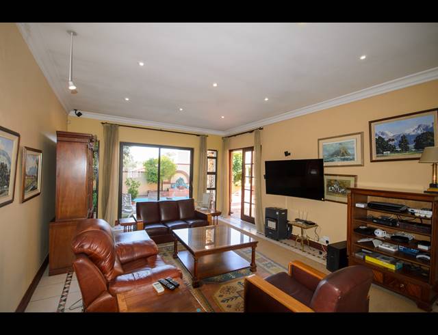 3 BEDROOM HOUSE FOR SALE IN BRYANSTON